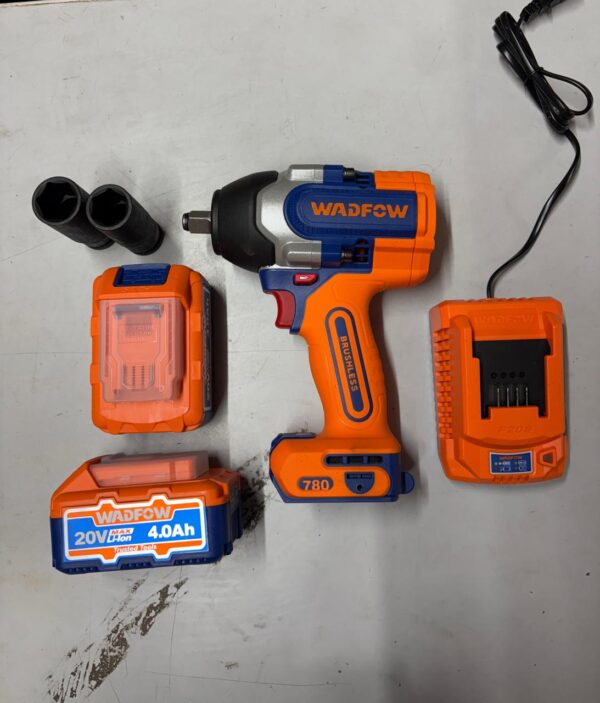 Impact wrinch 780nm torque 20v 4AMP
