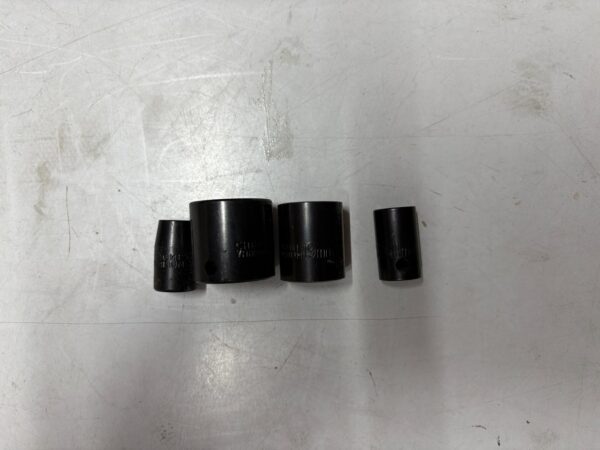 Hulk impact wrinch (550NM) of torque 3/8 size and 4 piece of sockets